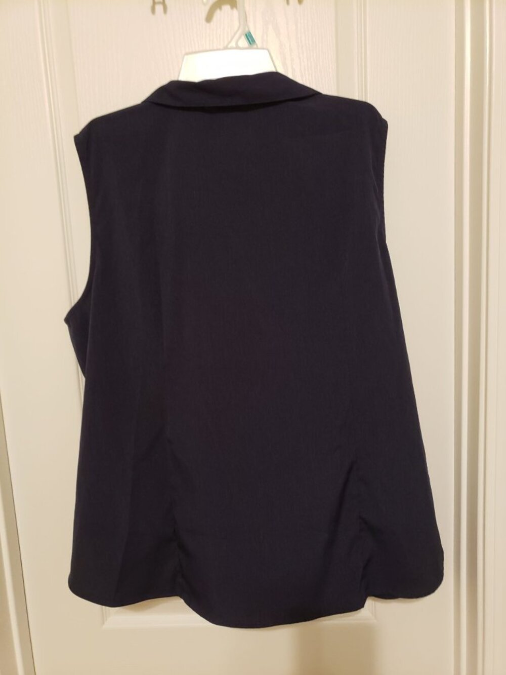 EST. 1946 plus size navy sleeveless, button front blouse, size 22/24W - Picture 6 of 6